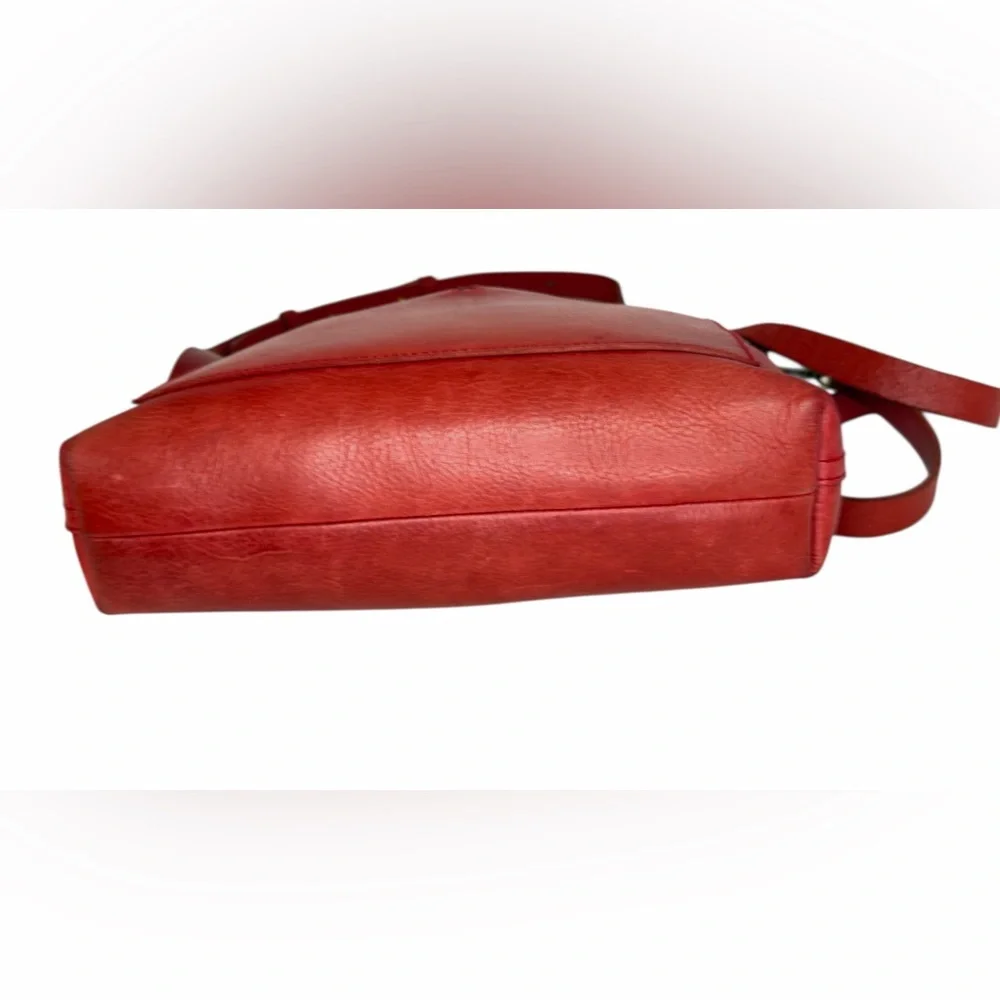 Madewell The Transport Crossbody Strap in Red Leather Front Pocket Bag